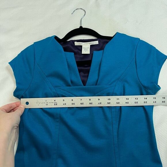 Diane Von Furstenburg Blue Abstract Neckline Dress. - Picture 4 of 10